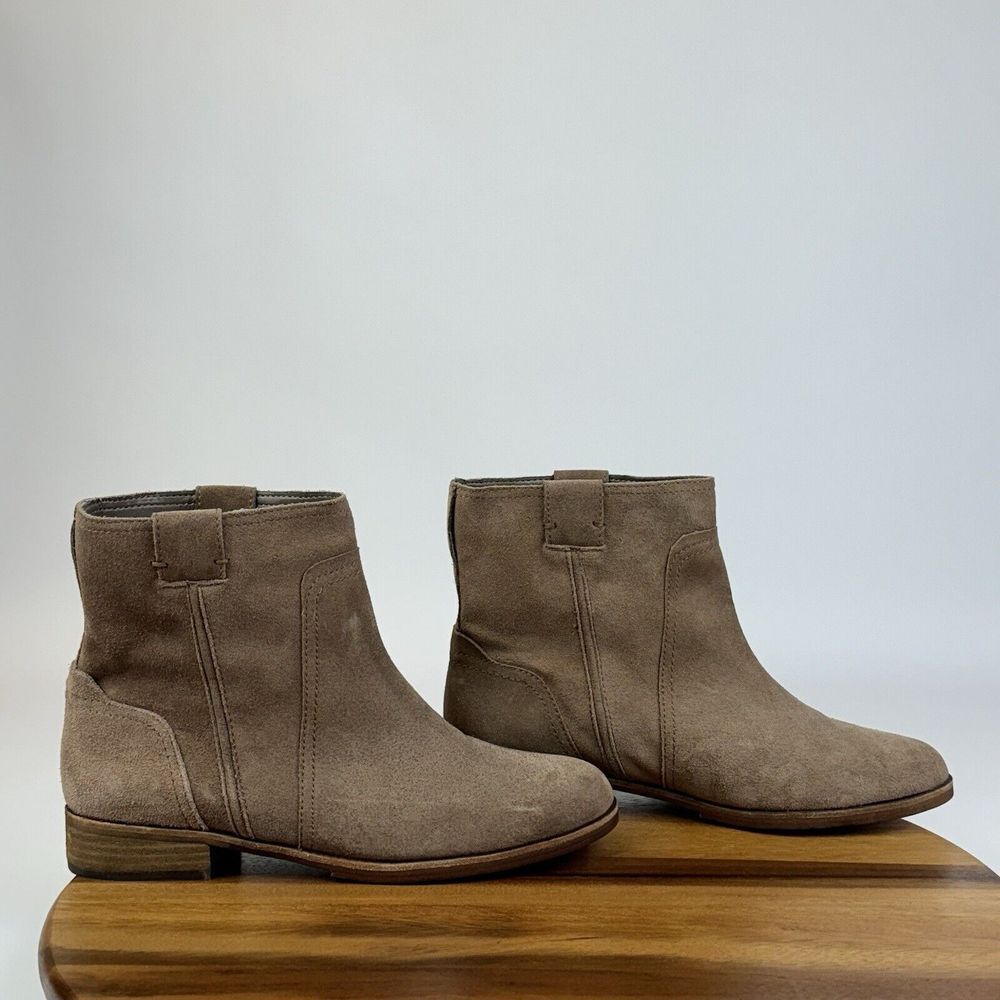 New Womens Vince Camuto Brown Suede Chelsea Ankle Boots Booties Size 9.5 M
